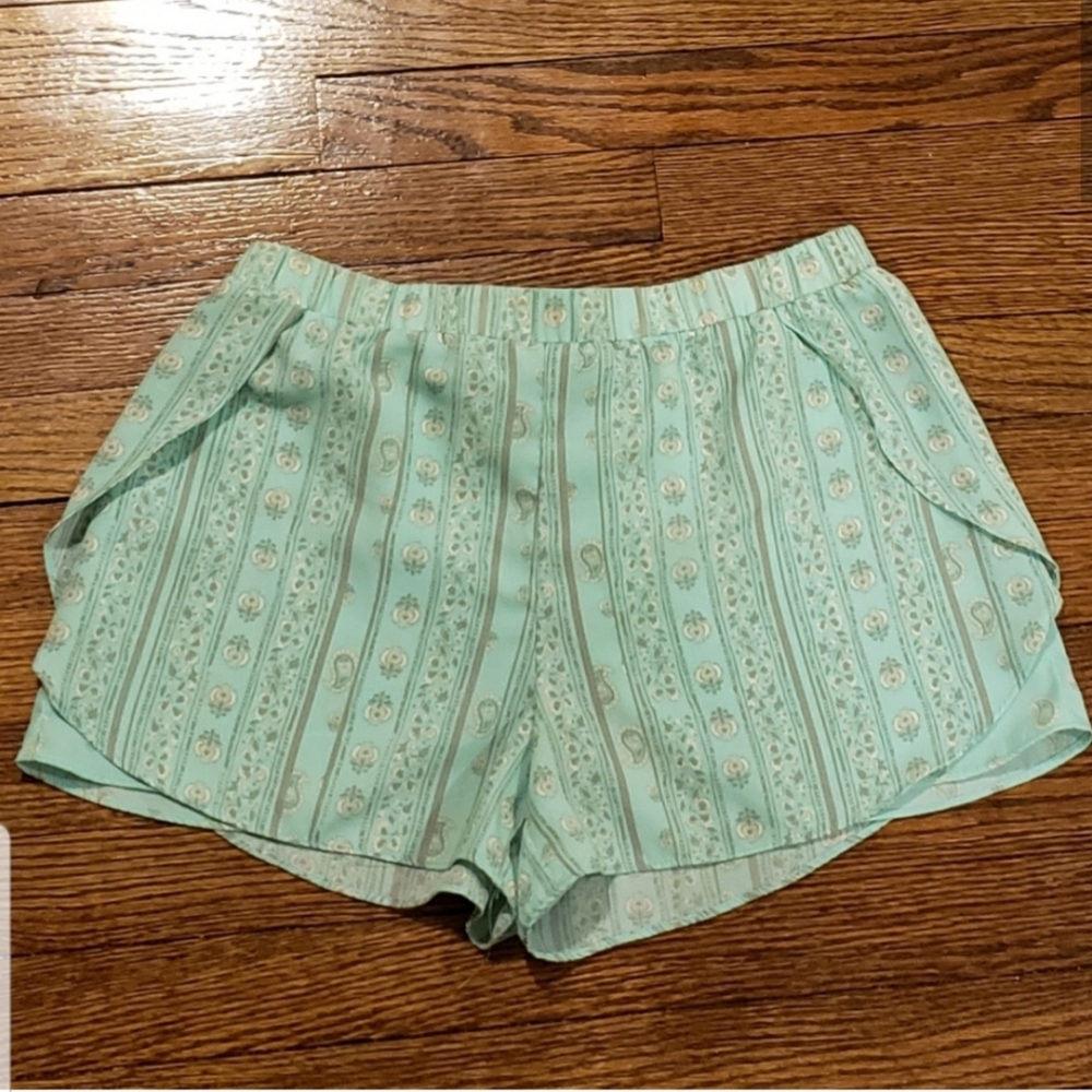 🥳 shorts 🥳 - Picture 3 of 3
